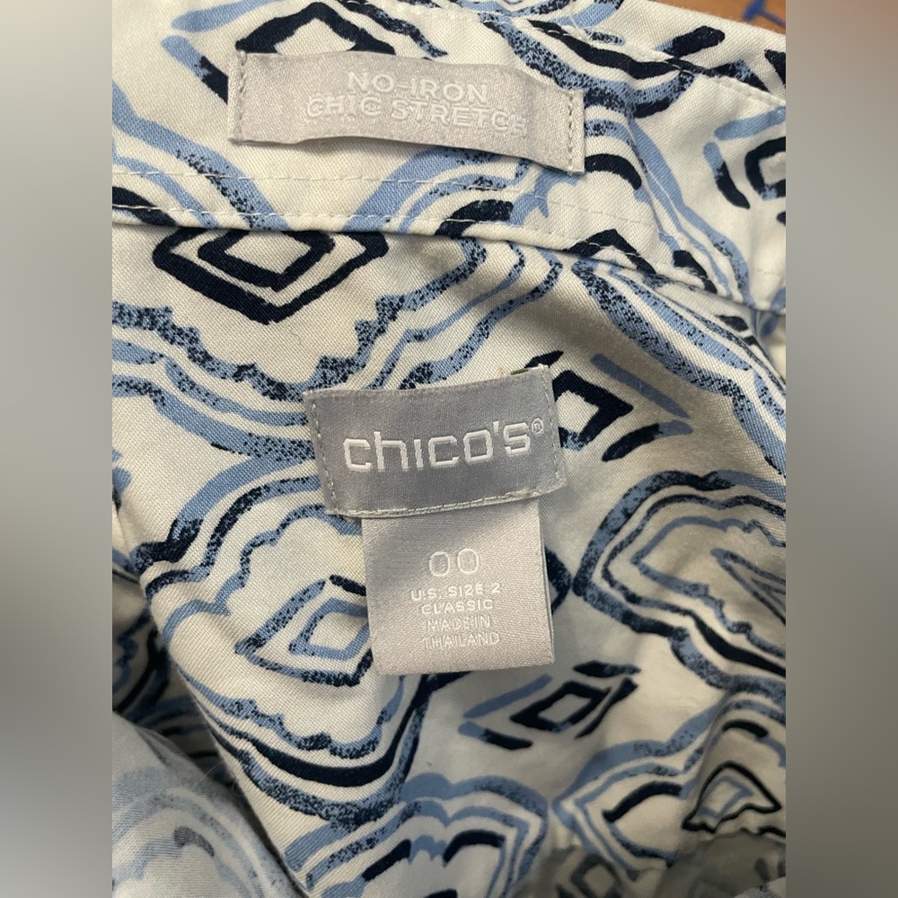 Chico's No Iron Cotton Stretch Button Front Shirt Blue Geometric Print - Picture 6 of 6